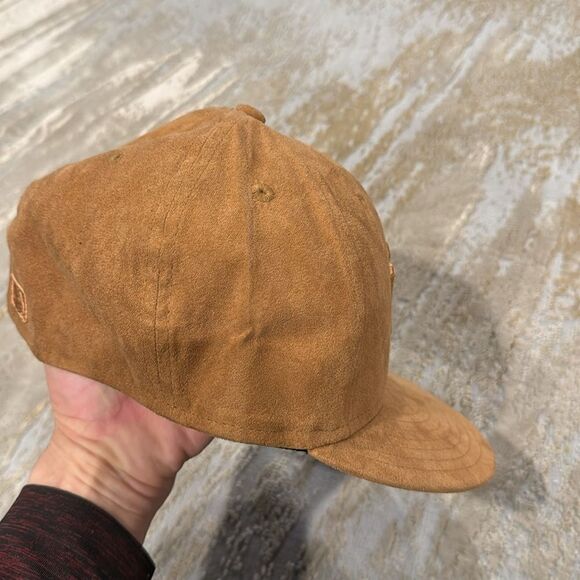 New Era New York Yankees 59FIFTY Fitted Hat Cap Wheat Suede Pack Size 7 1/4 EUC - Picture 4 of 11